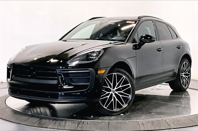 2025 Porsche Macan's photo