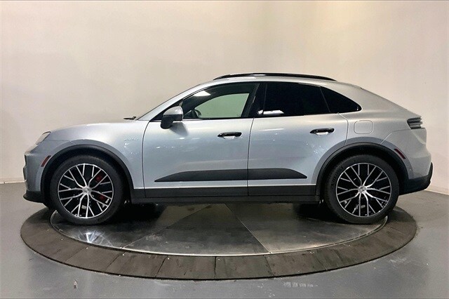 2025 Porsche Macan Electric photo 2