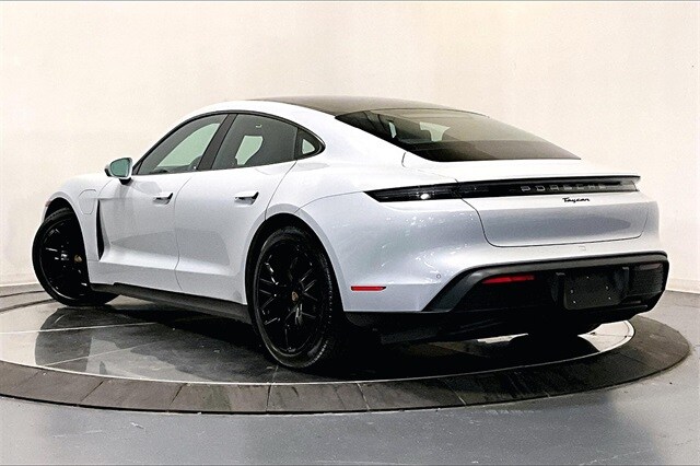 2024 Porsche Taycan photo 3