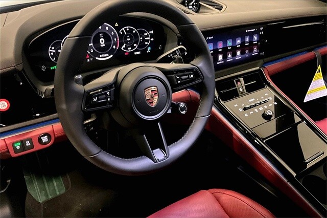 2026 Porsche Panamera 4 photo 4