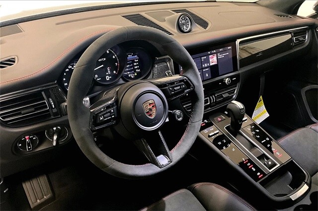 2026 Porsche Macan GTS photo 3