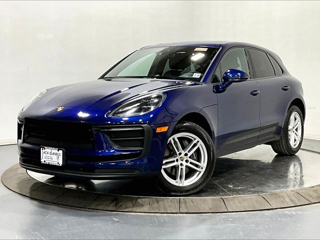 2022 Porsche Macan Base