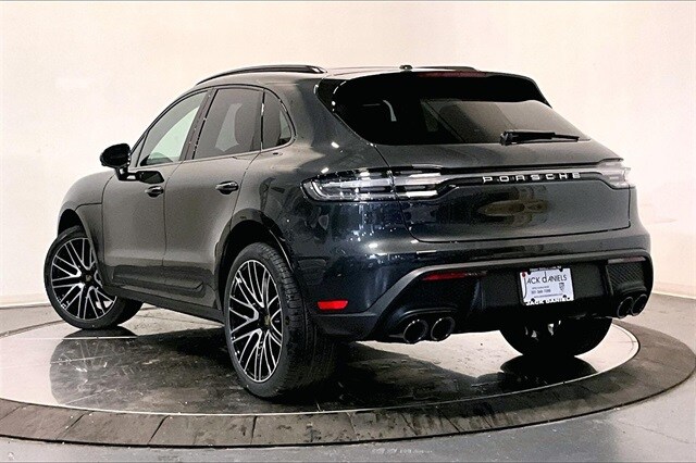 2026 Porsche Macan T photo 3