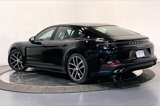 2026 Porsche Panamera 4 E-Hybrid photo 3