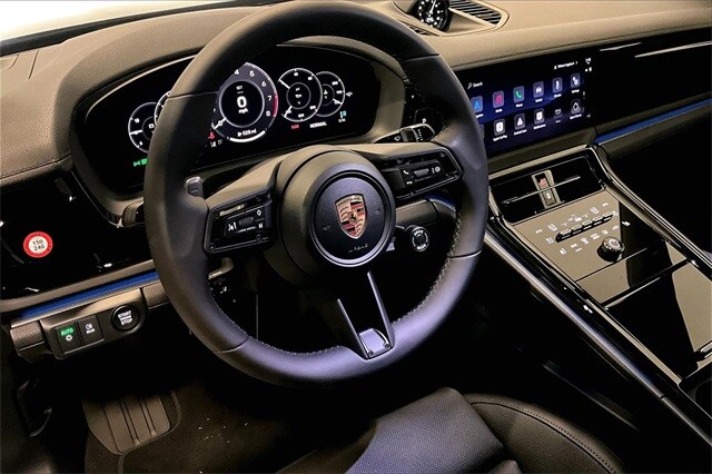 2026 Porsche Panamera 4 photo 4
