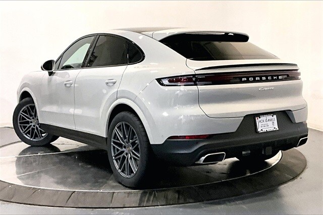 2025 Porsche Cayenne Coupe photo 3