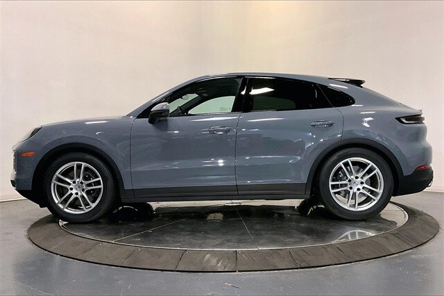 2026 Porsche Cayenne Coupe photo 2