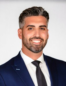 Staff member John Serpin from ID_f2dff399e5d0