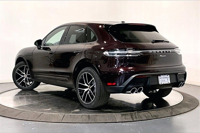 2026 Porsche Macan T photo 2