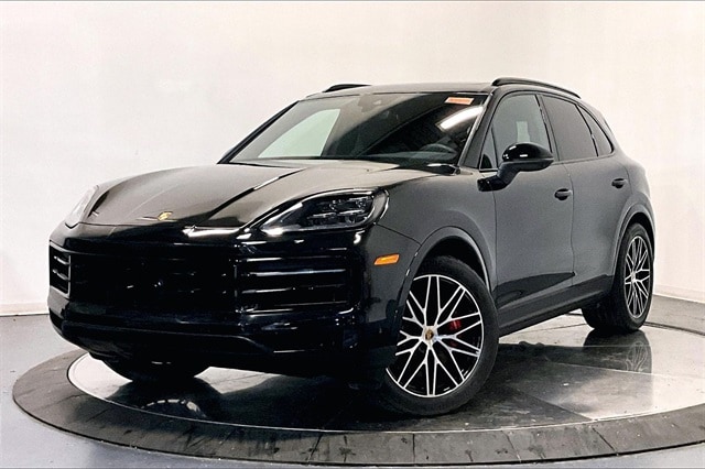 2024 Porsche Cayenne S's photo