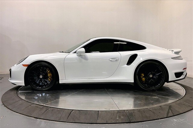 2014 Porsche 911 Turbo S photo 2