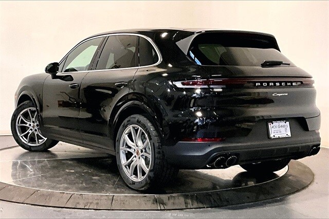 2026 Porsche Cayenne photo 3