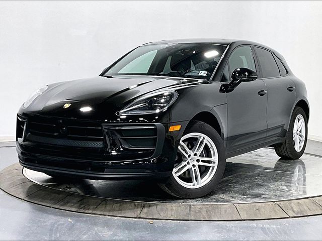 2025 Porsche Macan's photo
