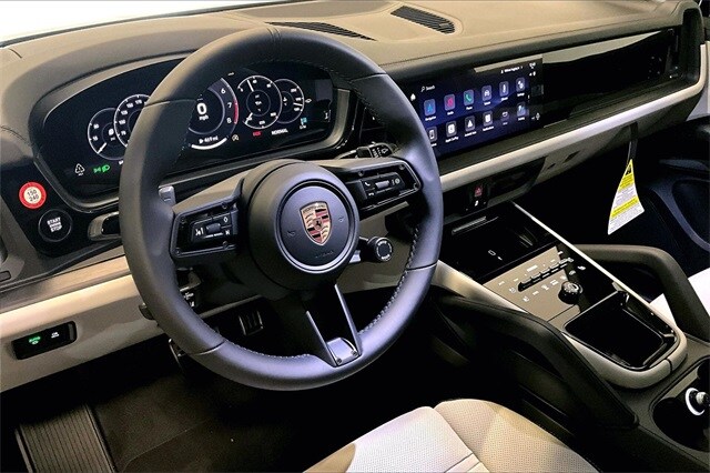 2026 Porsche Cayenne GTS photo 4