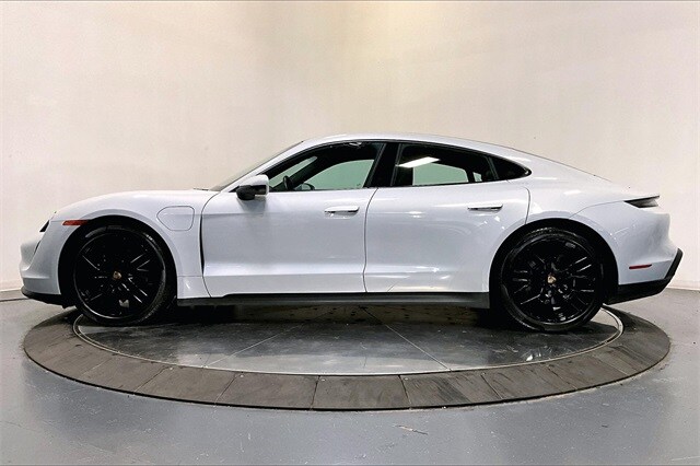 2024 Porsche Taycan photo 2