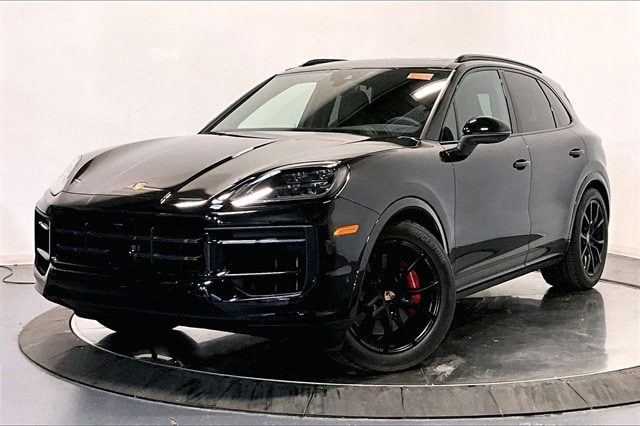 2025 Porsche Cayenne S's photo