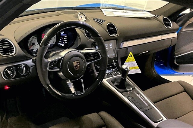 2025 Porsche Cayman photo 4