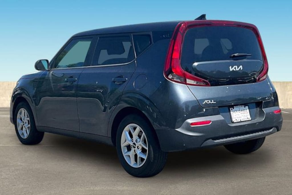 Used 2022 Kia Soul LX Hatchback