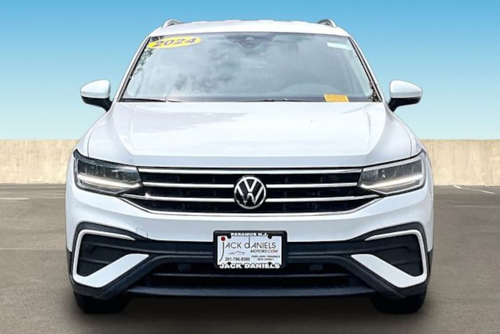 Certified 2024 Volkswagen Tiguan 2.0T SE SUV