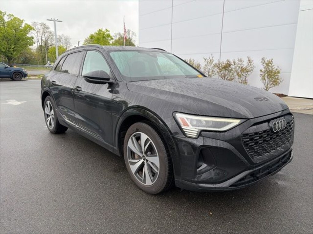Used 2024 Audi Q8 e-tron Premium SUV