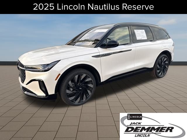 2025 Lincoln Nautilus Reserve's photo