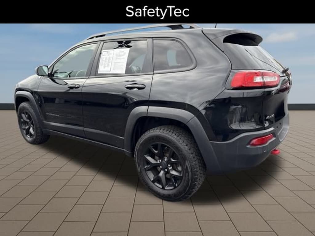 Used 2016 Jeep Cherokee Trailhawk SUV