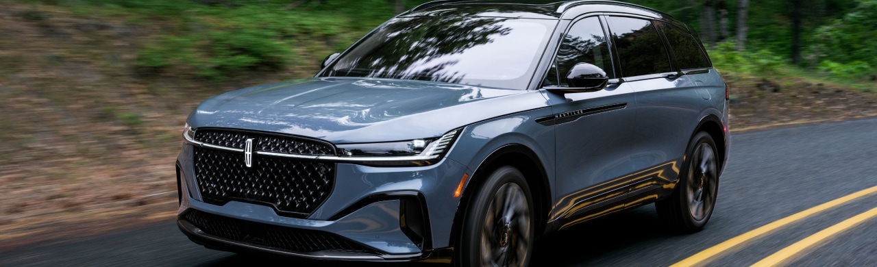 Whatâ€&trade;s New for the 2026 Lincoln Nautilus Key Updates Compared to 2025.png