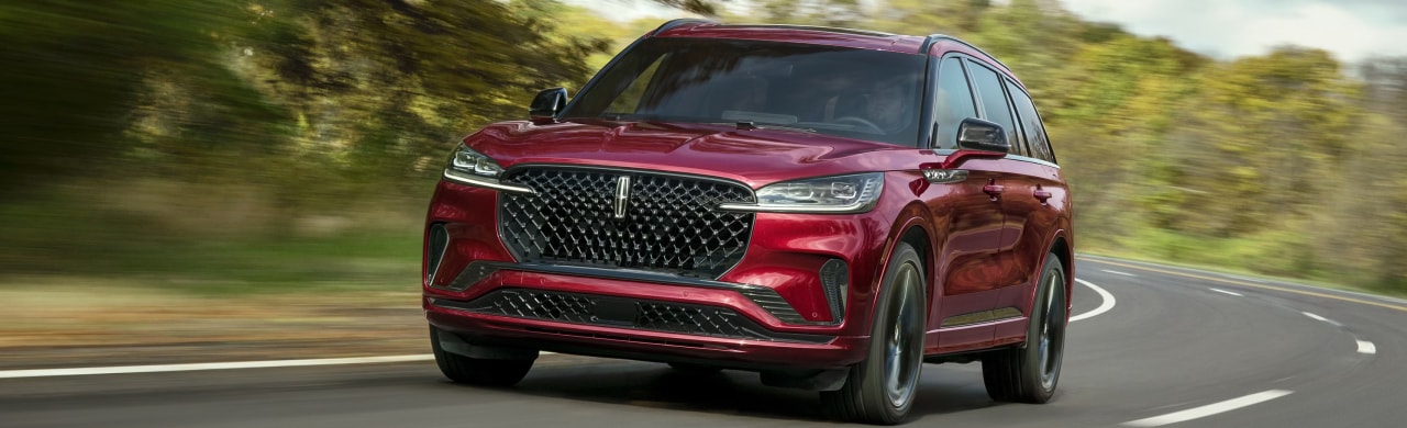 2027%20Lincoln%20Aviator%20What%20to%20Know%20Before%20Towing%20a%20Small%20Trailer%20From%20Dearborn.jpg
