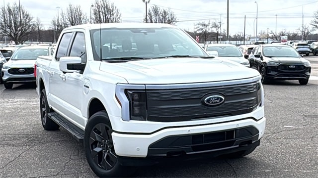 2022 Ford F-150 Lightning Lariat's photo