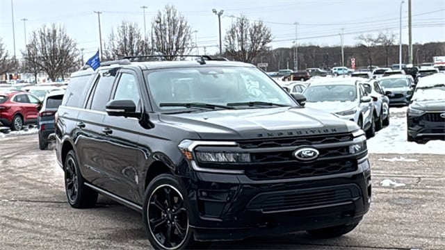 2022 Ford Expedition Limited's photo