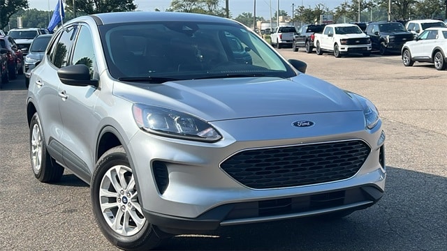 Certified 2022 Ford Escape SE with VIN 1FMCU9G62NUB23472 for sale in Wayne, MI