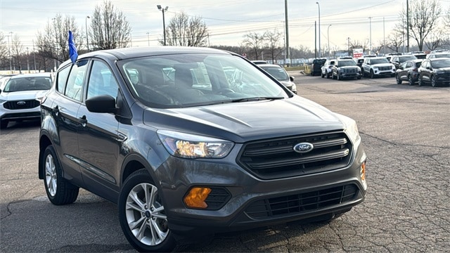 2019 Ford Escape S's photo