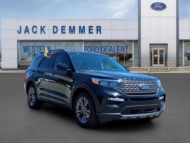 2023 Ford Explorer XLT 4WD's photo