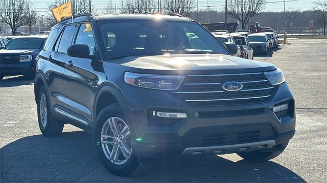 Certified 2022 Ford Explorer XLT with VIN 1FMSK8DH5NGA22927 for sale in Wayne, MI