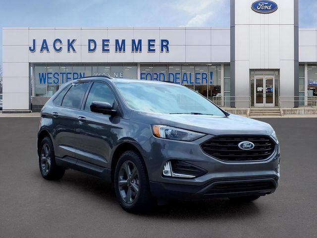 2023 Ford Edge's photo