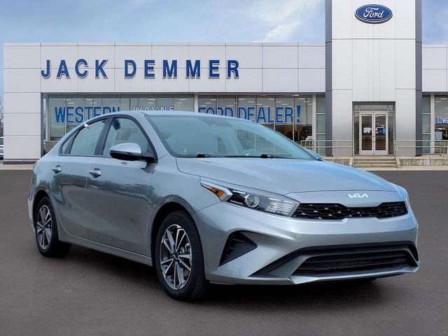 2024 Kia Forte LXS AT's photo