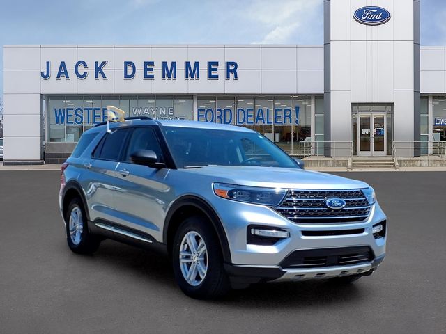 2023 Ford Explorer XLT 4WD's photo