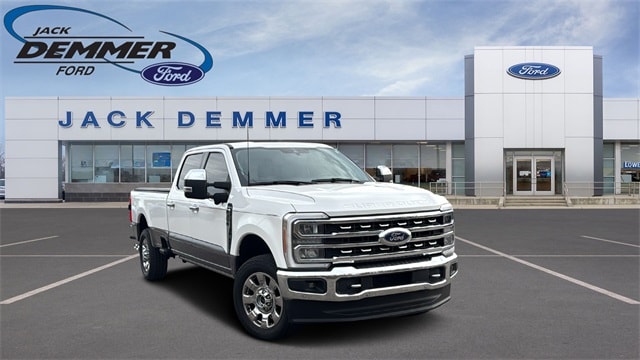 2023 Ford F-350 Super Duty Lariat's photo