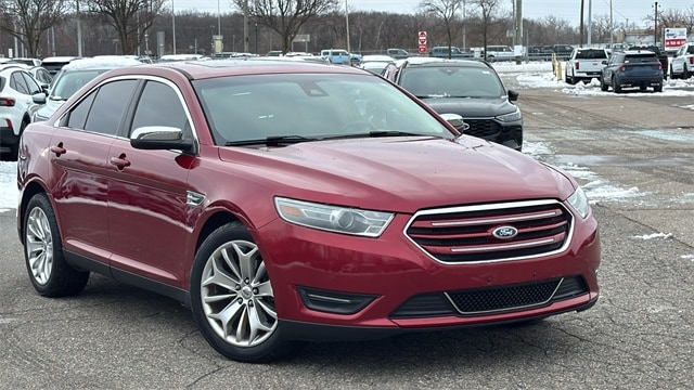 2014 Ford Taurus Limited's photo