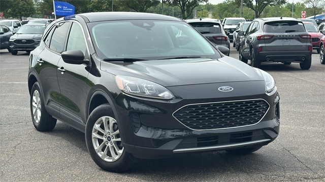 Certified 2022 Ford Escape SE with VIN 1FMCU9G65NUA87325 for sale in Wayne, MI