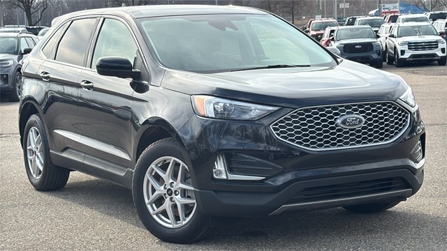 Used 2023 Ford Edge SEL with VIN 2FMPK4J93PBA33026 for sale in Wayne, MI