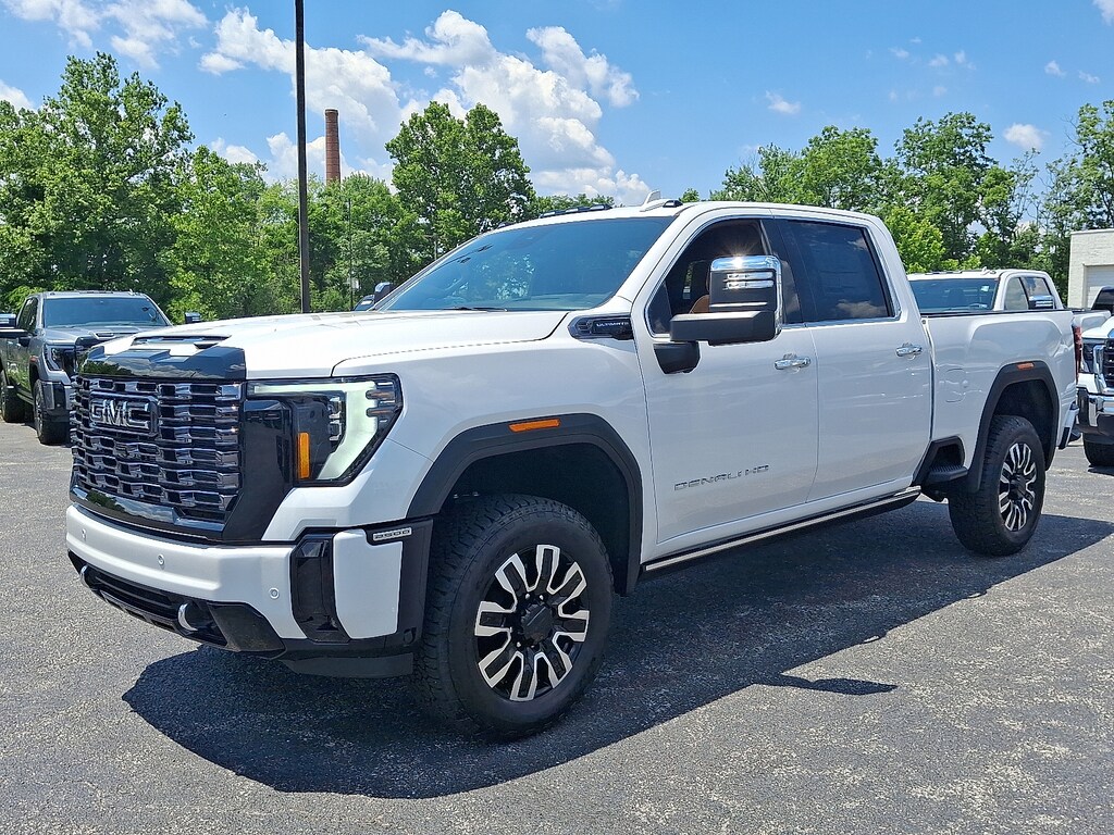 New 2025 GMC Sierra 2500HD 4WD Crew Cab Standard Bed Denali Ultimate Crew Cab