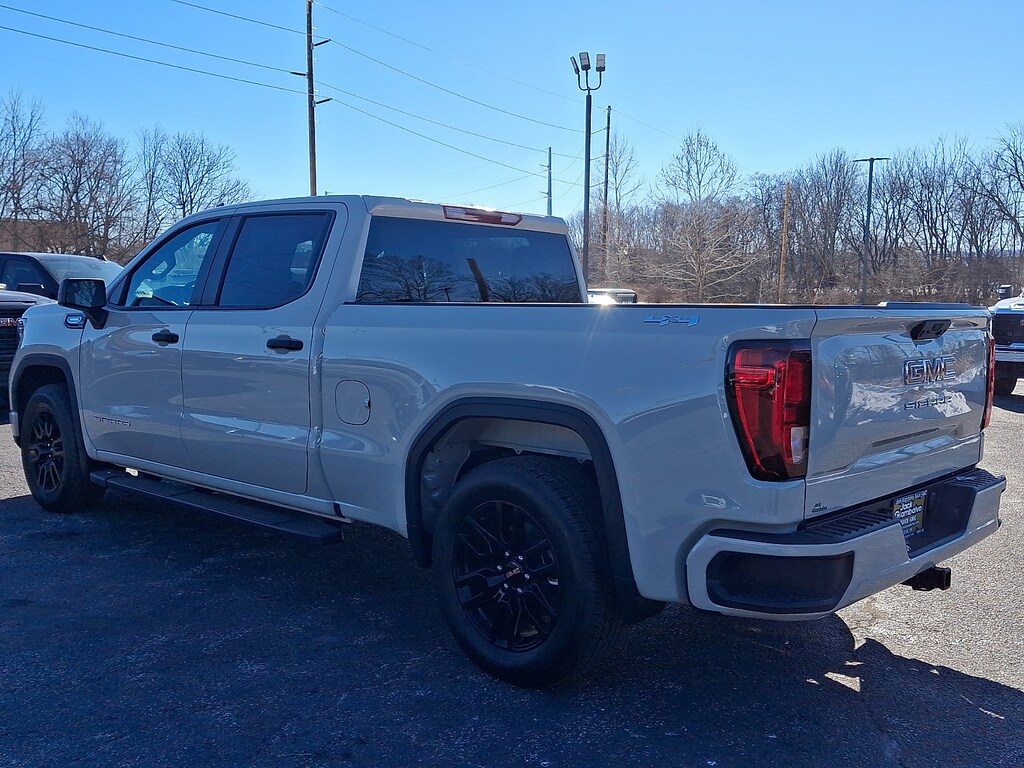 New 2026 GMC Sierra 1500 Crew Cab, Standard Bed, Pro, 4WD Crew Cab