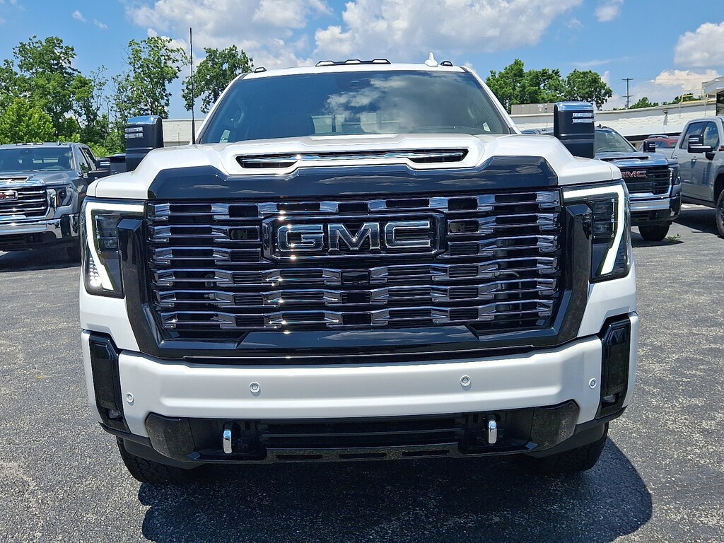 New 2025 GMC Sierra 2500HD 4WD Crew Cab Standard Bed Denali Ultimate Crew Cab