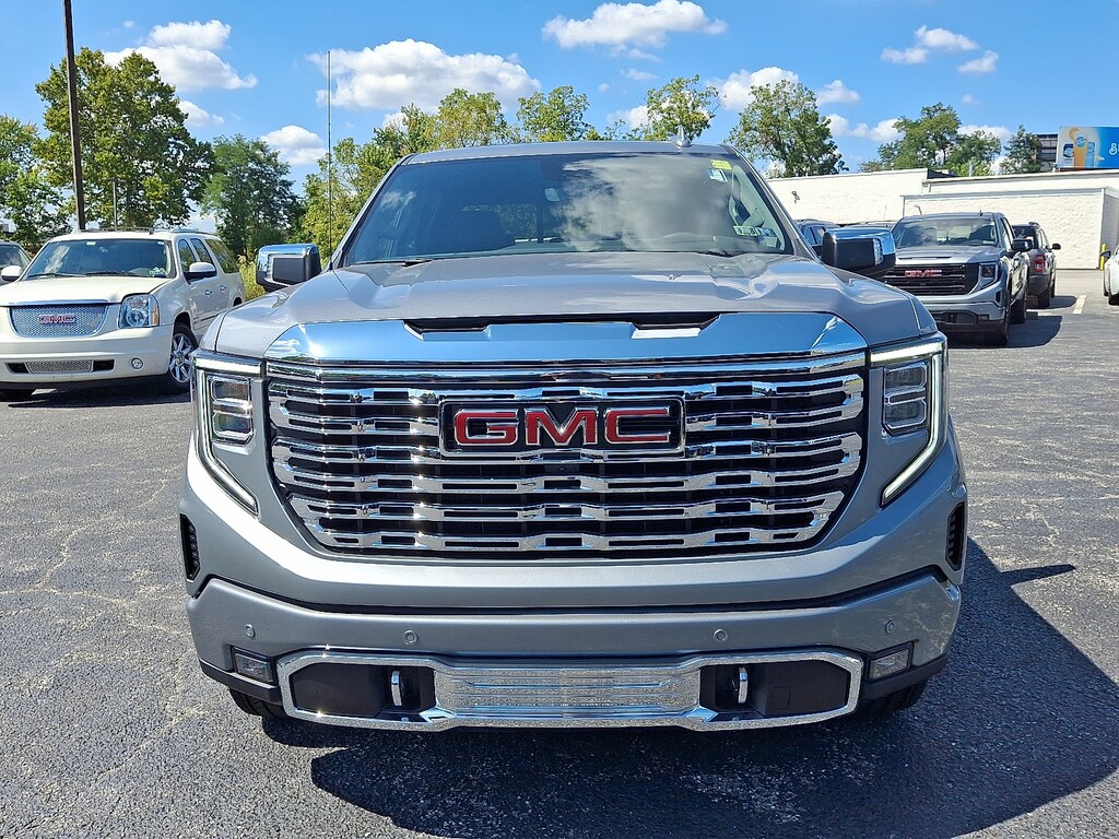 New 2025 GMC Sierra 1500 4WD Crew Cab Short Box Denali Crew Cab