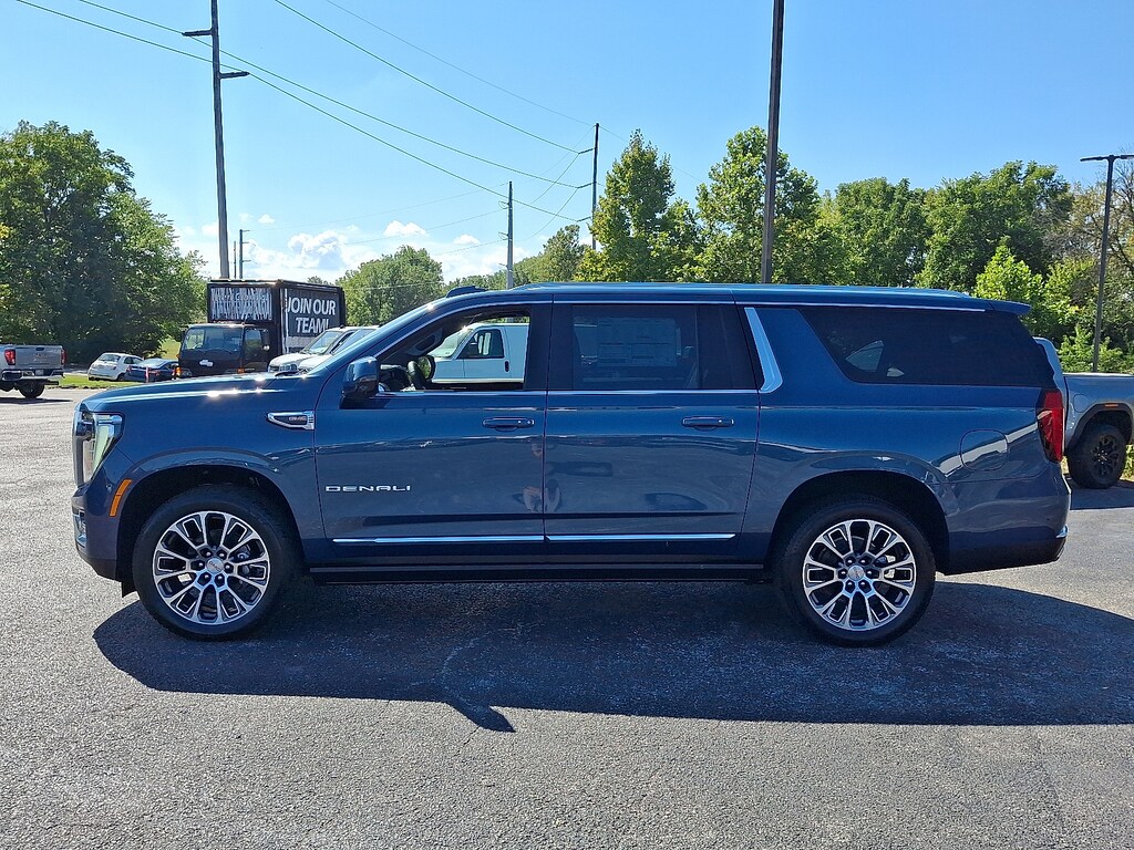 New 2025 GMC Yukon XL 4WD Denali Sport Utility