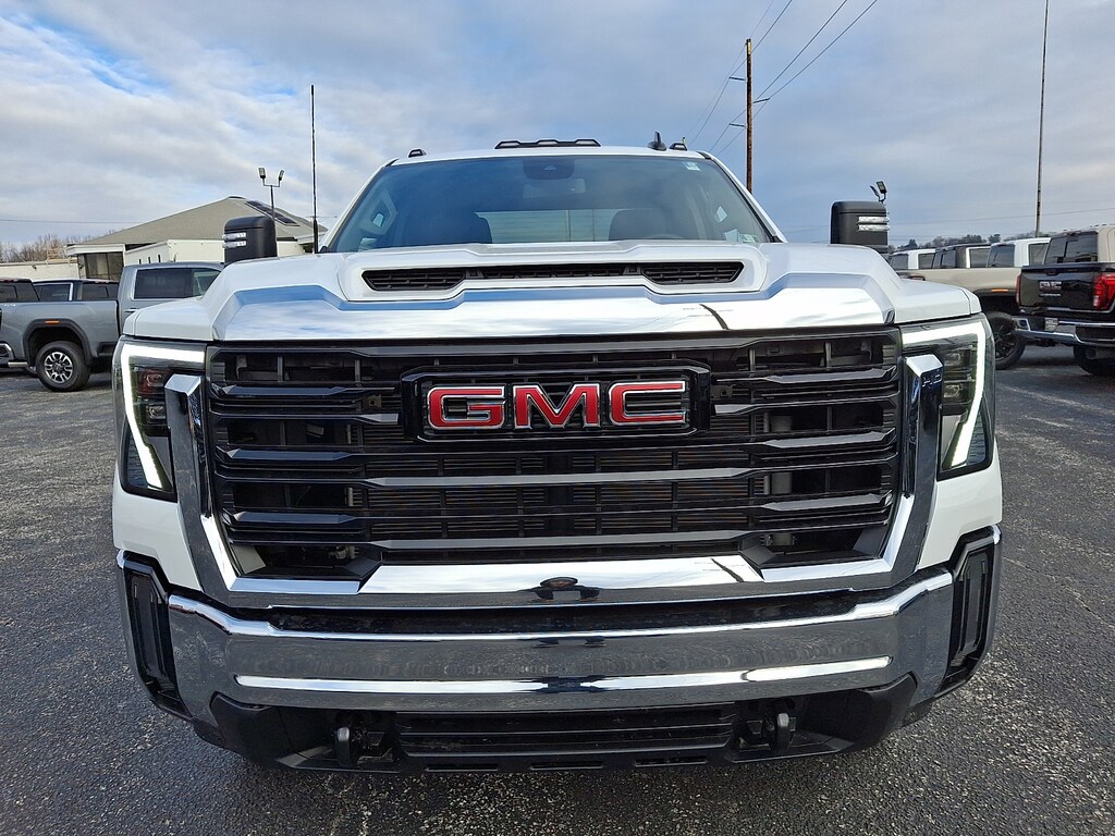 New 2026 GMC Sierra 2500HD Double Cab, Standard Bed, Pro, RWD Double Cab