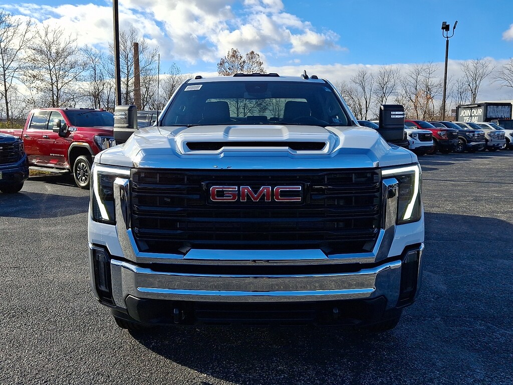 New 2026 GMC Sierra 2500HD Double Cab, Standard Bed, Pro, RWD Double Cab