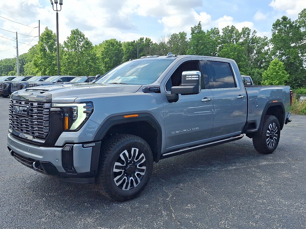 New 2025 GMC Sierra 2500HD 4WD Crew Cab Standard Bed Denali Ultimate Crew Cab