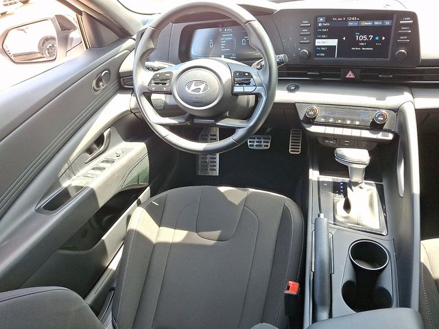 2025 Hyundai Elantra SEL - Photo 14
